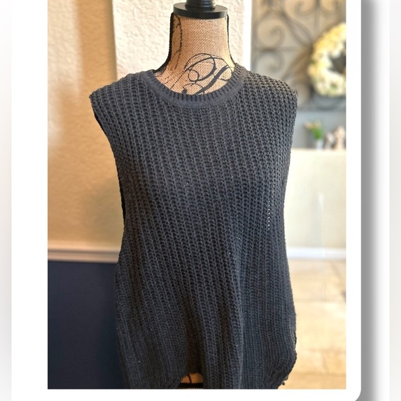 POL Slate Grey Open Knit Scoop Neck Sleeveless Hi-Lo  Sweater Size Large - Picture 5 of 14